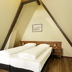 A トレイン ホテル 3*