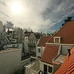 A トレイン ホテル