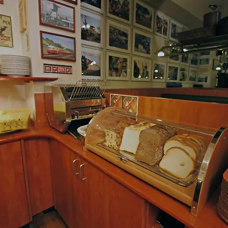 Otel A-train 3*
