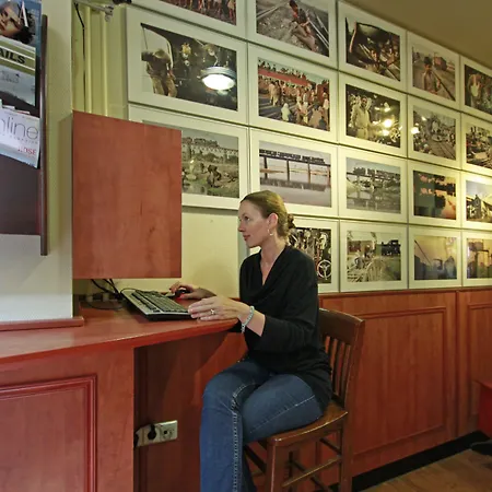A-train Hotel