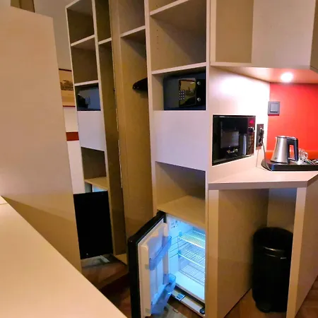 A-train Otel 3*