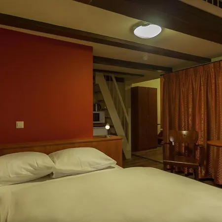 Otel A-train 3*
