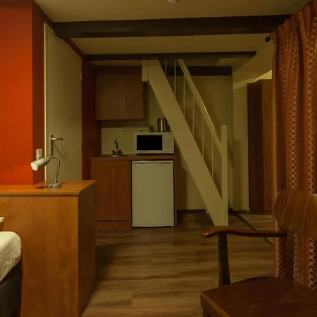 A-train Hotel